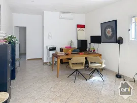 Vente Vente de 2 bureaux et 11box de stockage