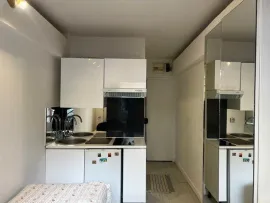 Location - studette 11m2 - près Buttes Chaumont Paris 19e