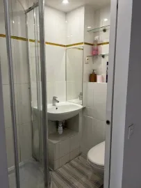 Location Location - studette 11m2 - près Buttes Chaumont