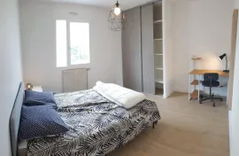 Location T4 meublé de 90 m² avec balcons, parking fermé