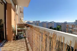 Vente Bagneux  -  3 pièces proche métro - balcon