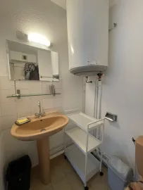 Location Studio meublé 17.8m² à Grenoble - Repeint en août 2026