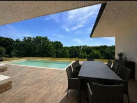 Vente Deux maisons indépendantes, 2 piscines, gîte et terrain arboré – 15 min de Bergerac