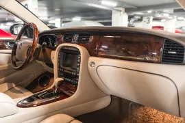 Voiture Jaguar Daimler Super Eight LWB