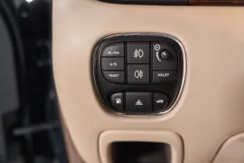 Voiture Jaguar Daimler Super Eight LWB