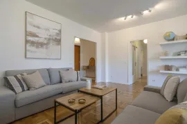 Location Calle de Arroyofresno, Madrid
