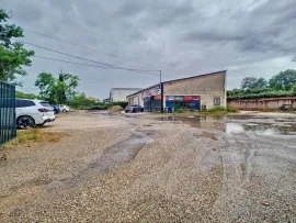 Local commercial et hangar Loué Mallemort