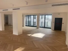 Location Location Bureaux Paris 75008