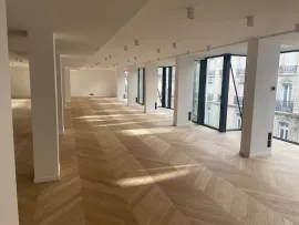 Location Location Bureaux Paris 75008