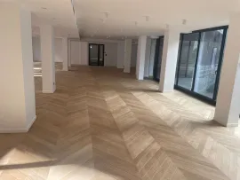 Location Location Bureaux Paris 75008