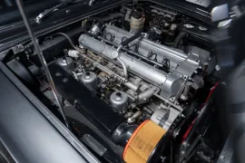 Voiture Aston Martin DBS L6 Saloon