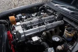 Voiture Aston Martin DBS L6 Saloon