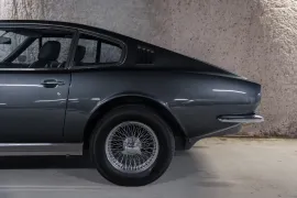 Voiture Aston Martin DBS L6 Saloon