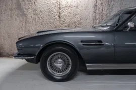 Voiture Aston Martin DBS L6 Saloon
