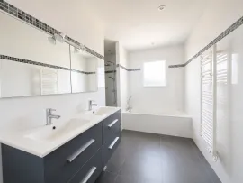 Vente Plain-pied 130m2 - 4 chambres - Piscine chauffée - Terrain 1 687 m²