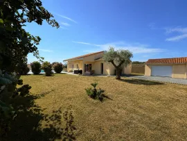 Vente Plain-pied 130m2 - 4 chambres - Piscine chauffée - Terrain 1 687 m²