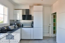 Vente MAISON AVEC PISCINE A 500 mètres de la gare.