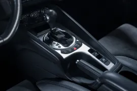 Voiture Audi TT S-Line V6