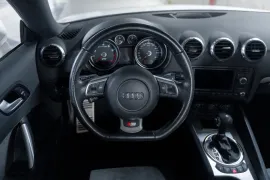 Voiture Audi TT S-Line V6