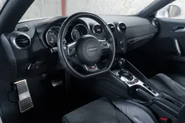 Voiture Audi TT S-Line V6