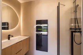 Vente LES ISSAMBRES (VAR) - VILLA NEUVE AVEC VUE MER