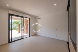Vente LES ISSAMBRES (VAR) - VILLA NEUVE AVEC VUE MER