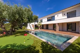 Vente LES ISSAMBRES (VAR) - VILLA NEUVE AVEC VUE MER