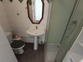 Location Maison 1 chambre et cour, quartier Saint-Pierre
