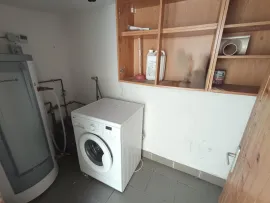 Location Maison 1 chambre et cour, quartier Saint-Pierre