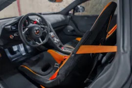 Voiture McLaren 675 LT