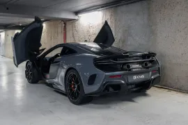 Voiture McLaren 675 LT