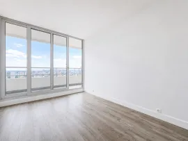 Vente Appartement Rénové avec balcon Vue Panoramique - Quartier Chapelle, Paris