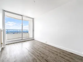 Vente Appartement Rénové avec balcon Vue Panoramique - Quartier Chapelle, Paris