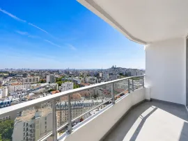 Vente Appartement Rénové avec balcon Vue Panoramique - Quartier Chapelle, Paris