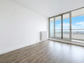 Vente Appartement Rénové avec balcon Vue Panoramique - Quartier Chapelle, Paris
