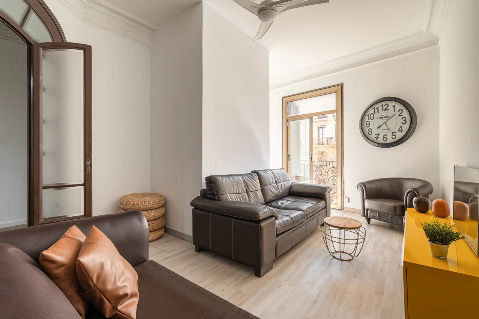 Location Carrer Creu Coberta, Barcelona