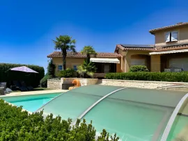 Vente GERS PROPRIETE DE CHARME AVEC PISCINE SUR 8 800 M²