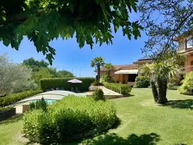 Vente GERS PROPRIETE DE CHARME AVEC PISCINE SUR 8 800 M²