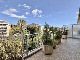 Vente Nice Cimiez - Superbe appartement en dernier étage avec vue exceptionnelle mer e