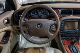 Voiture Jaguar S-Type R Supercharged V8 4.2 396