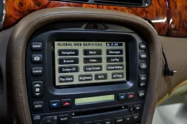 Voiture Jaguar S-Type R Supercharged V8 4.2 396
