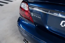 Voiture Jaguar S-Type R Supercharged V8 4.2 396