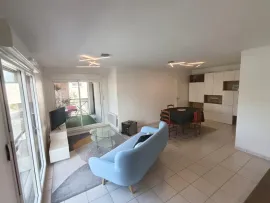 Location Appartement meublé 3 chambres, parking