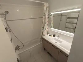 Location Appartement meublé 3 chambres, parking