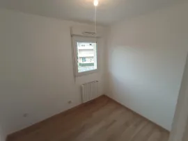Location Appartement 1 chambre bureau balcon parking