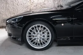 Voiture Aston Martin DB9 (I) V12 6.0 450 Touchtronic