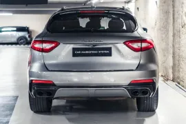 Voiture Maserati Levante (I.II) Trofeo V8 3.8 580