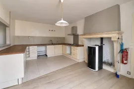 Vente Belle maison de bourg en pierre