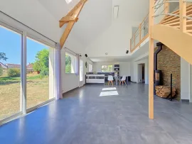 Volume, Luminosité et esprit contemporain- Maison de 2016- 3 chambres- 1024m2 de terrain- grand sous-sol Beaumont-la-Ronce