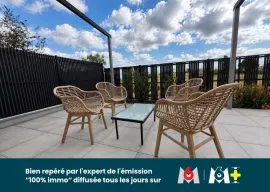 Vente MAISON - PLAIN PIED - 2 CHAMBRES - BUREAU - GARAGE - JARDIN